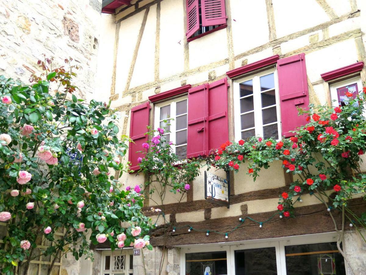 Couette-café La Porte Bleue Saint-Antonin
